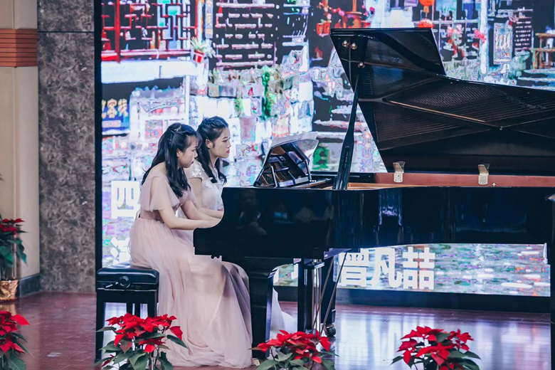 “炎黄风情”中国钢琴作品音乐会 (3)_副本.jpg “炎黄风情”中国钢琴作品音乐会 (3)_副本.jpg